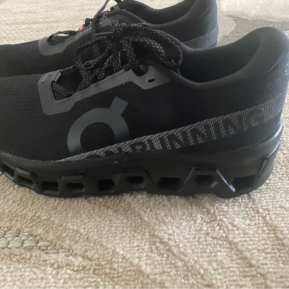On Running Men's Black and Gray Athletic Sneakers